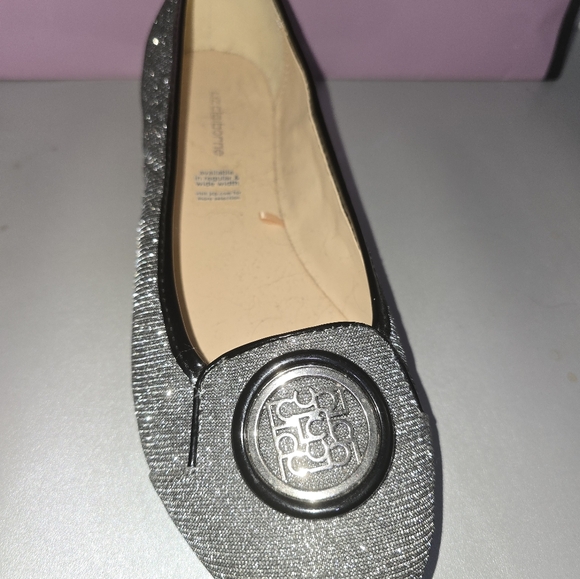 Liz Claiborne Silver sparkly flats, size 9 - Picture 2 of 11